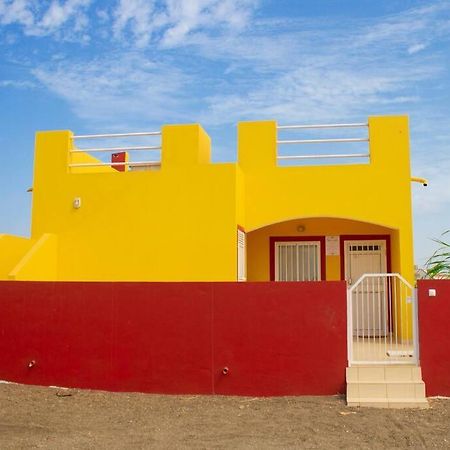 Cosy & Relax Yellow House 5Mn Walk From The Beach! Villa Calheta Exterior photo